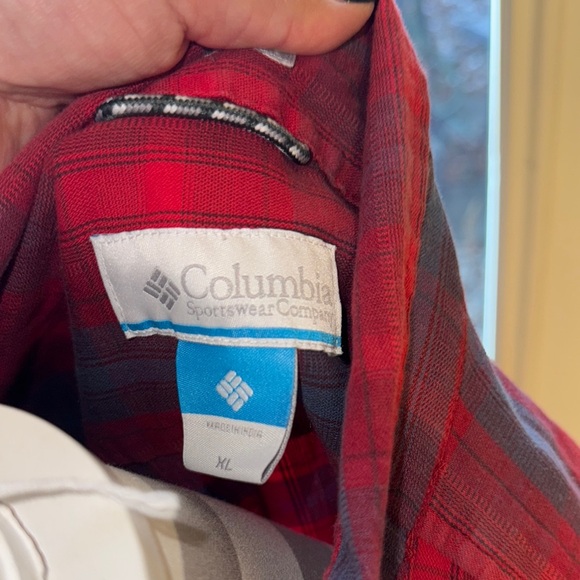 Men’s Columbia Button down flannel - Picture 2 of 4
